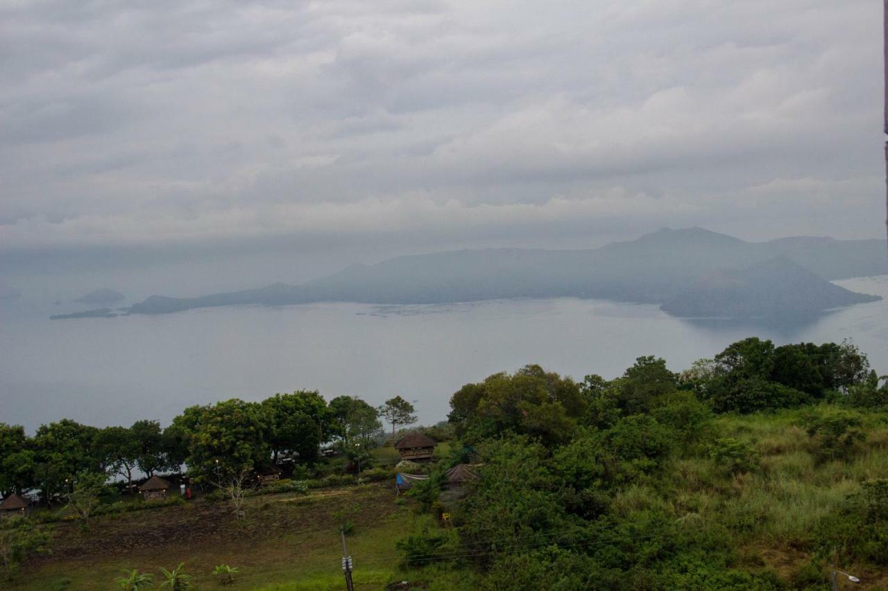 Smdc Wind Residences Tagaytay With Balcony 19Th Floor Tagaytay City Esterno foto