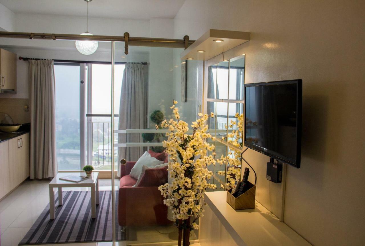 Smdc Wind Residences Tagaytay With Balcony 19Th Floor Tagaytay City Esterno foto