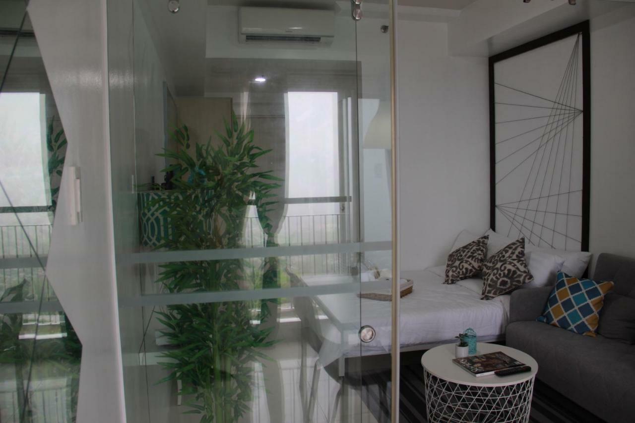 Smdc Wind Residences Tagaytay With Balcony 19Th Floor Tagaytay City Esterno foto