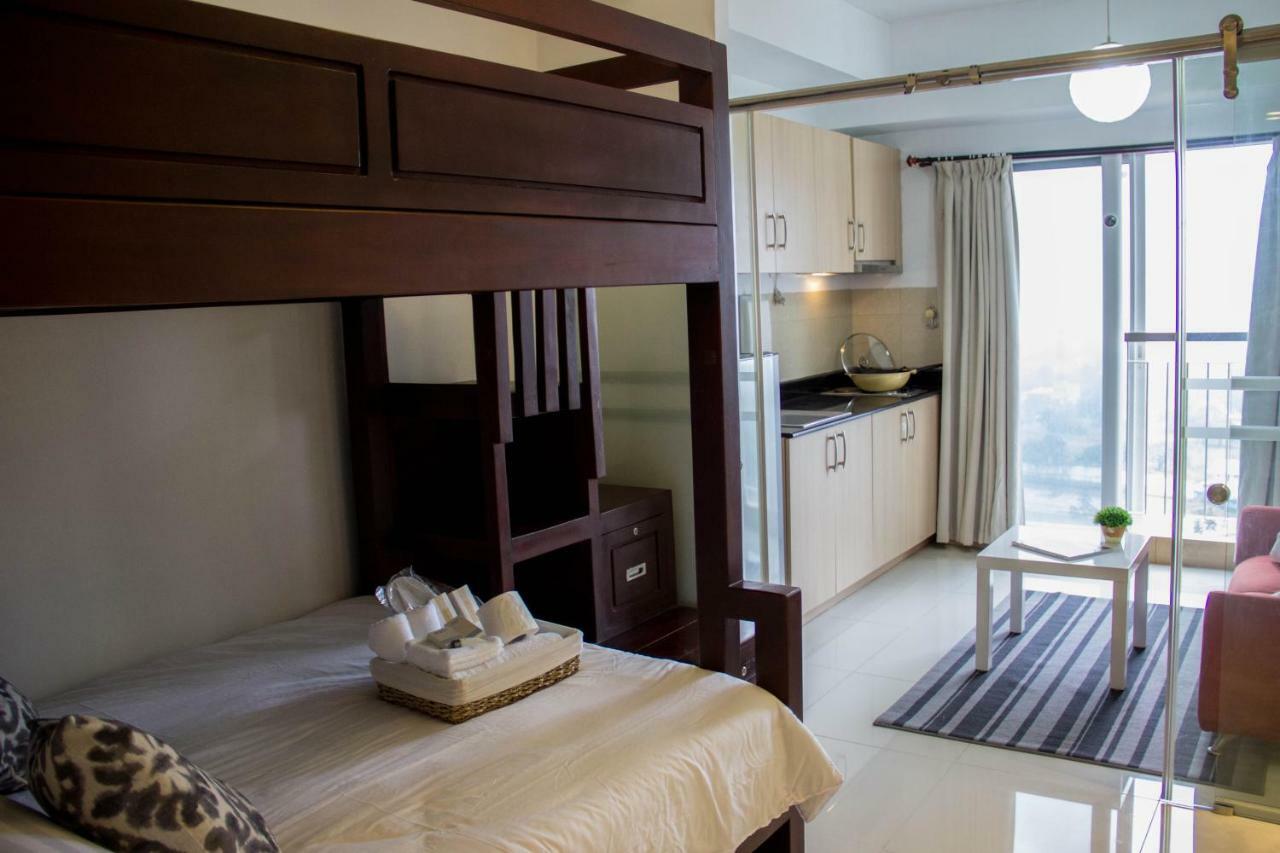 Smdc Wind Residences Tagaytay With Balcony 19Th Floor Tagaytay City Esterno foto