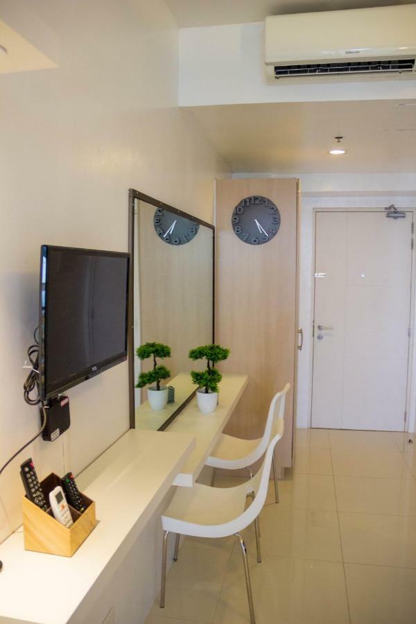 Smdc Wind Residences Tagaytay With Balcony 19Th Floor Tagaytay City Esterno foto