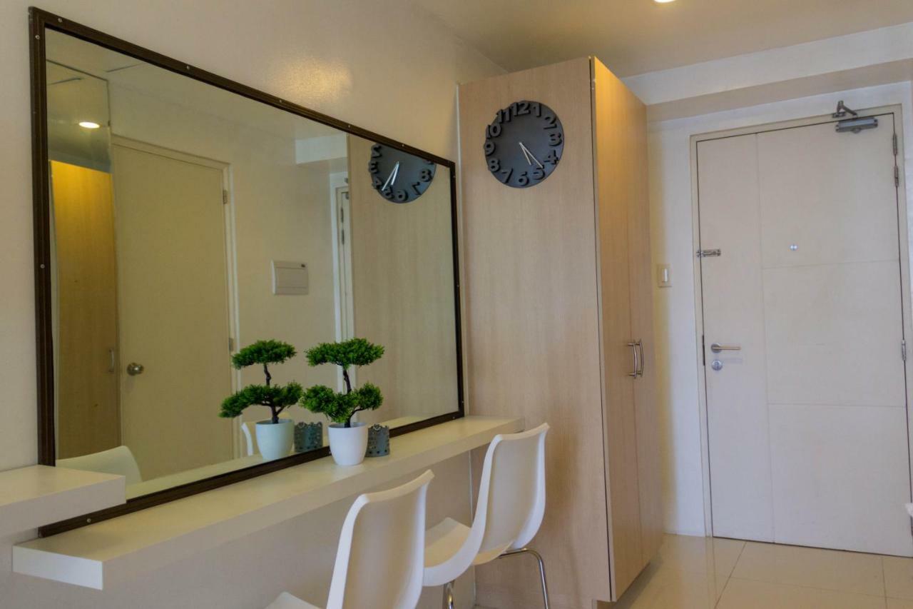 Smdc Wind Residences Tagaytay With Balcony 19Th Floor Tagaytay City Esterno foto