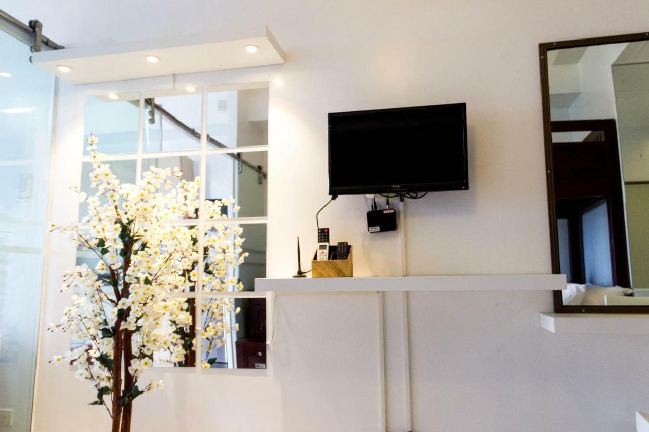Smdc Wind Residences Tagaytay With Balcony 19Th Floor Tagaytay City Esterno foto