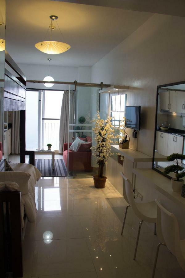 Smdc Wind Residences Tagaytay With Balcony 19Th Floor Tagaytay City Esterno foto