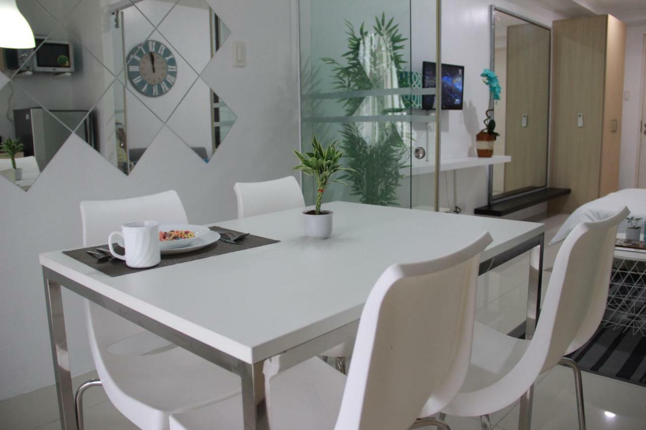 Smdc Wind Residences Tagaytay With Balcony 19Th Floor Tagaytay City Esterno foto